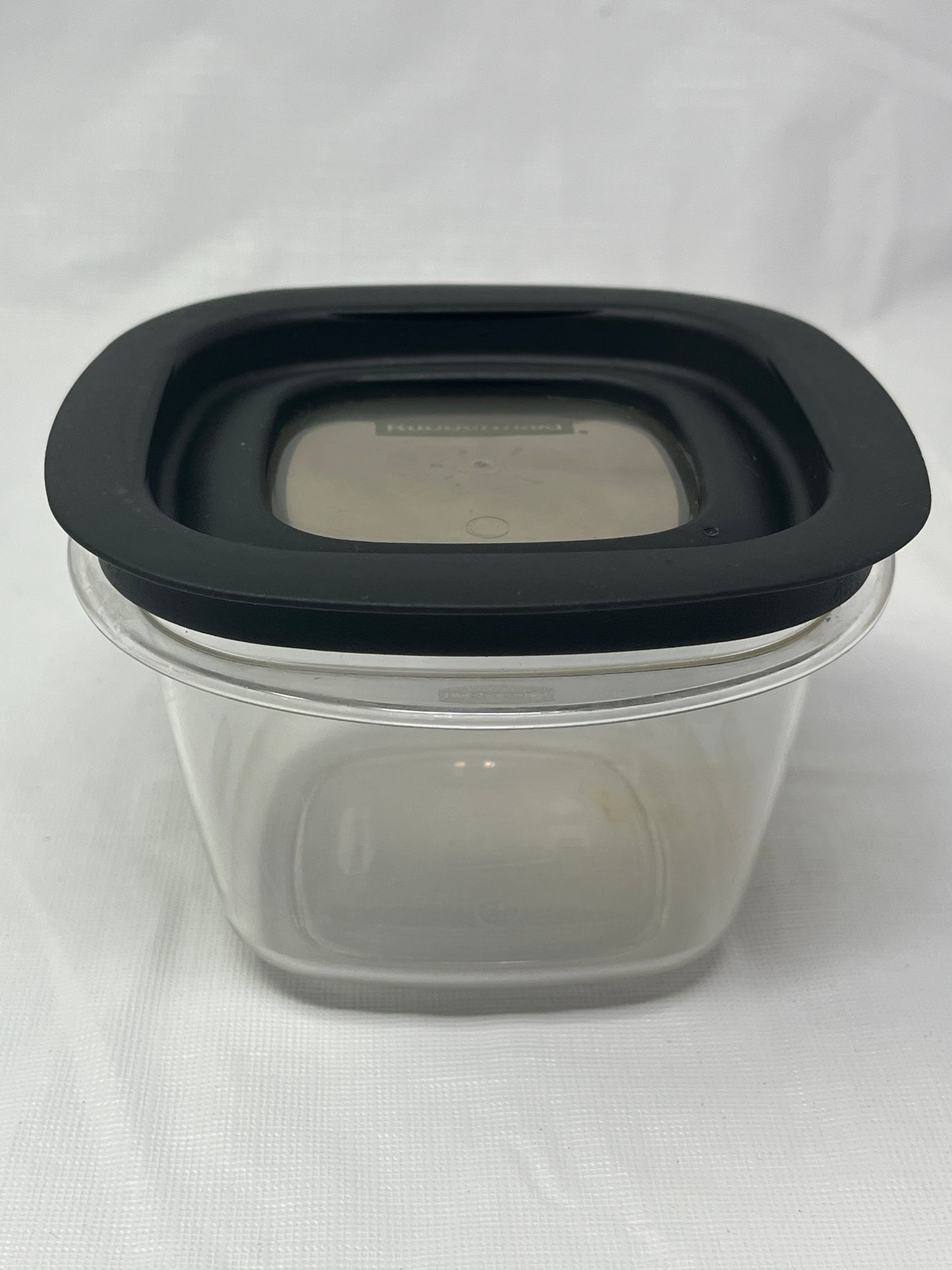 Rubbermaid Premier Storage Square Container 2 Cup Clear w/ Black Lid FG7H75