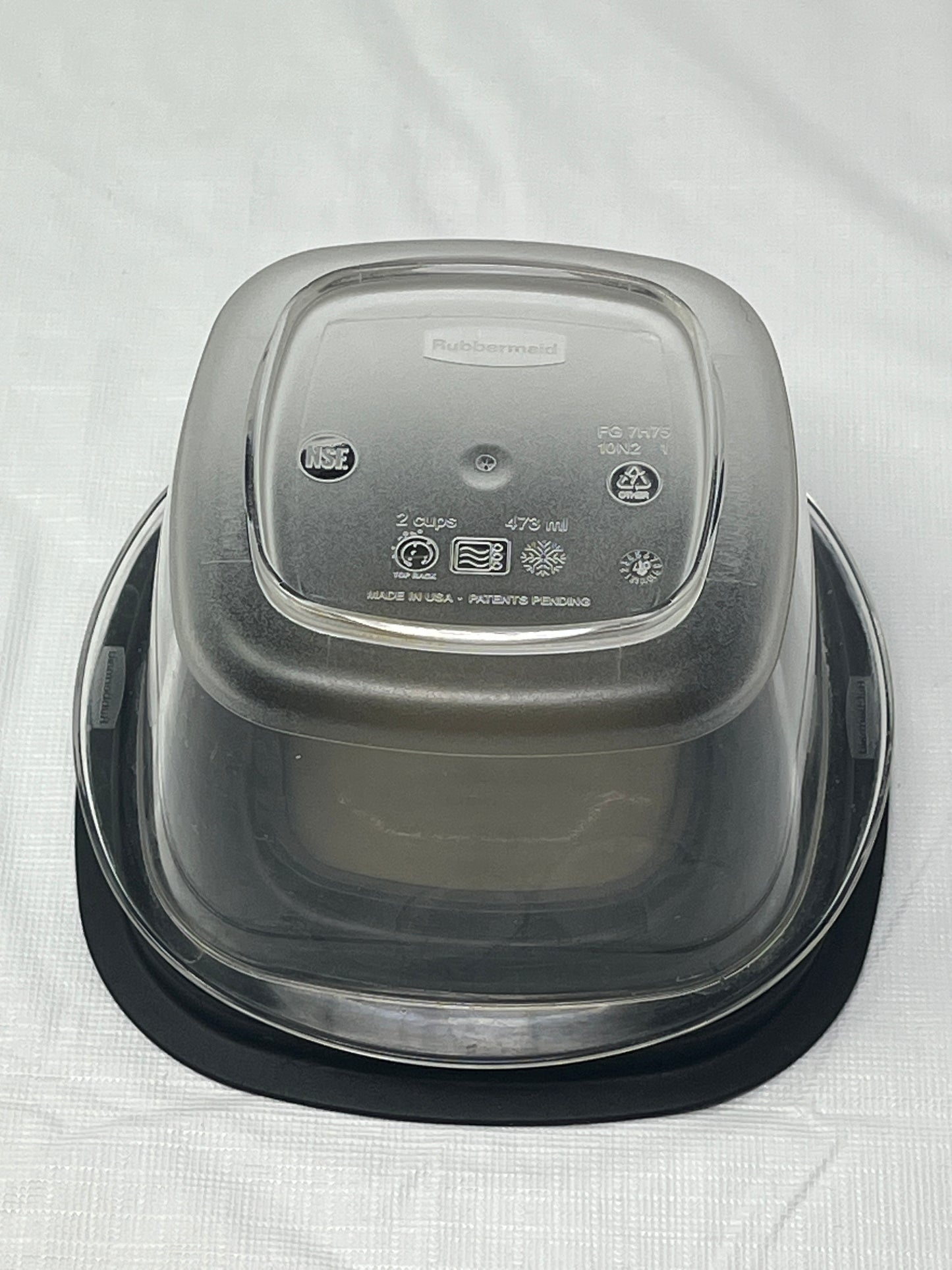 Rubbermaid Premier Storage Square Container 2 Cup Clear w/ Black Lid FG7H75