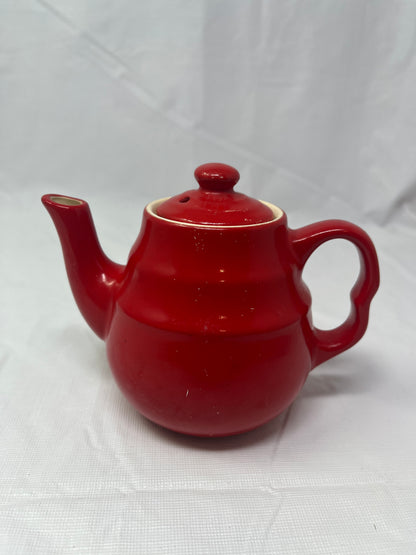 Universal Cambridge Red Mini Teapot w/ Lid – Single-Serve Vintage