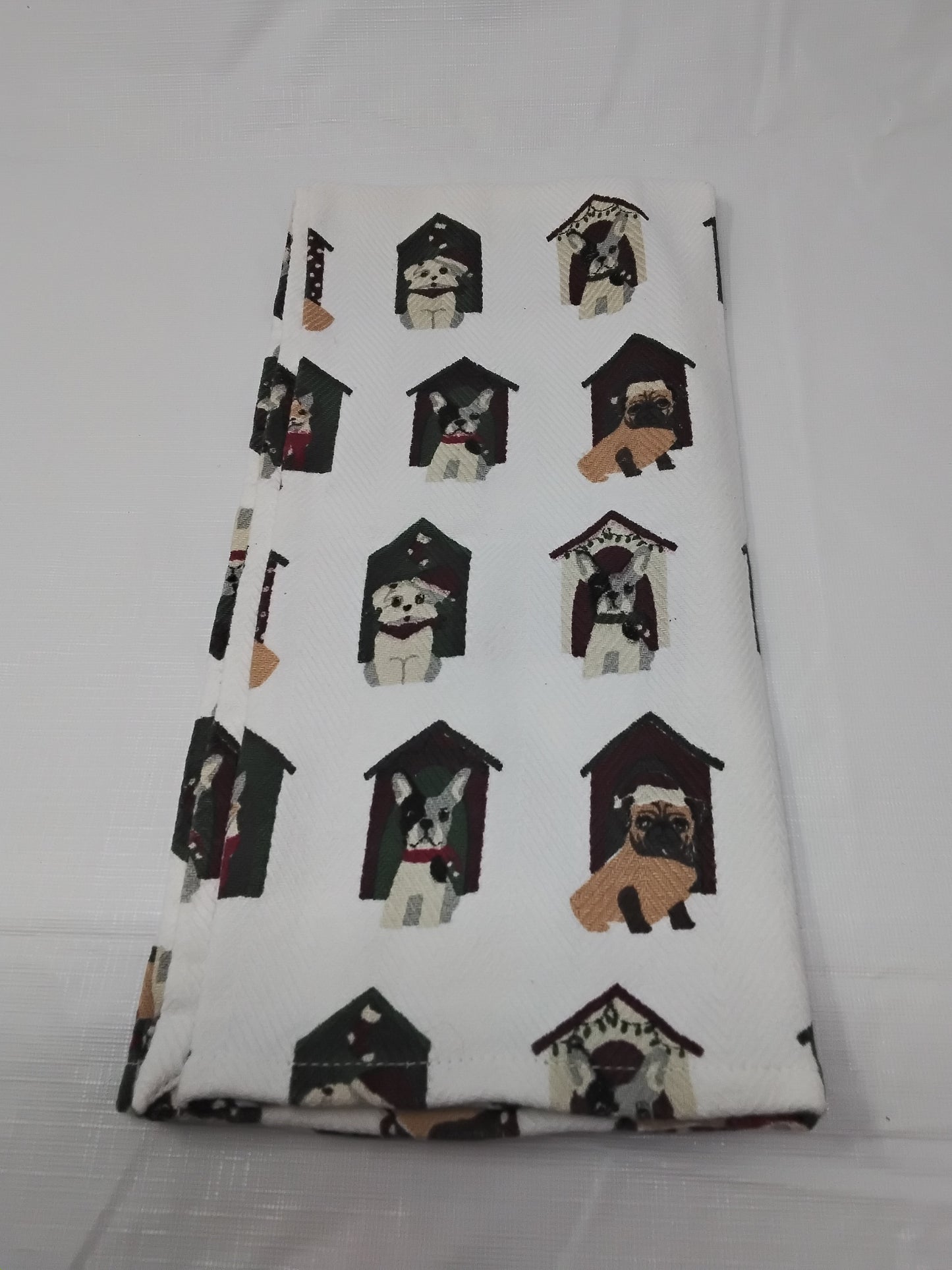 Envogue Holiday Kitchen Towel Dogs in Doghouses Christmas Hats & Scarves Good