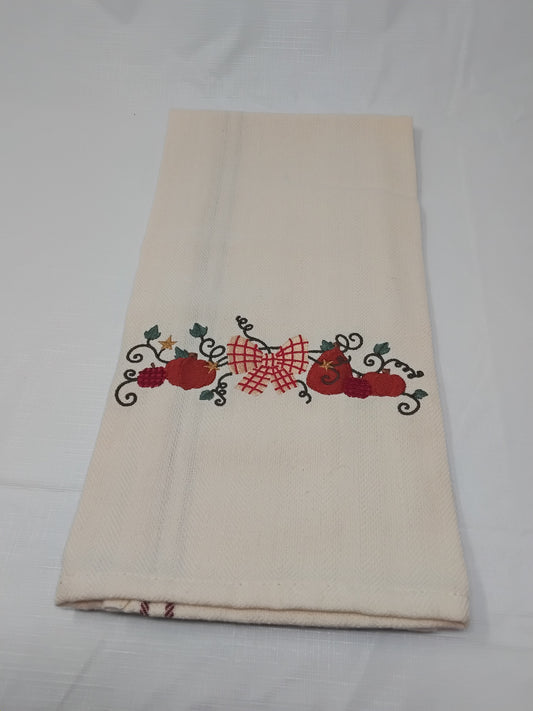 Dunroven House Embroidered Kitchen Towel Pumpkins & Heart Fall Farmhouse 28.5x20
