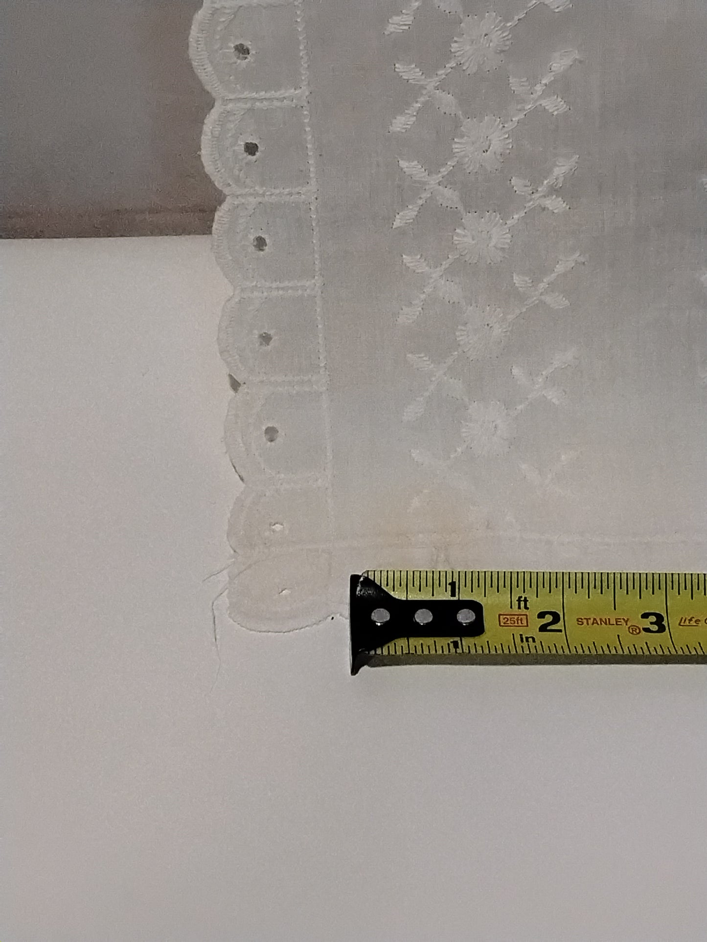 White Embroidered Lace Table Runner Floral Eyelet Scalloped 40x13