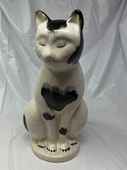 Williamsburg Global Views Ceramic Cat Figurine – Gray Crackle