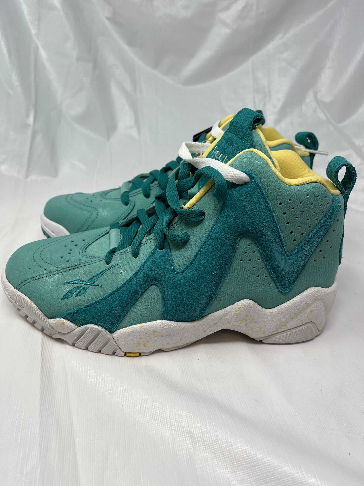 Reebok Kamikaze II Mid Girls Sneakers – Size 5, Jadite/Teal/White/Yellow