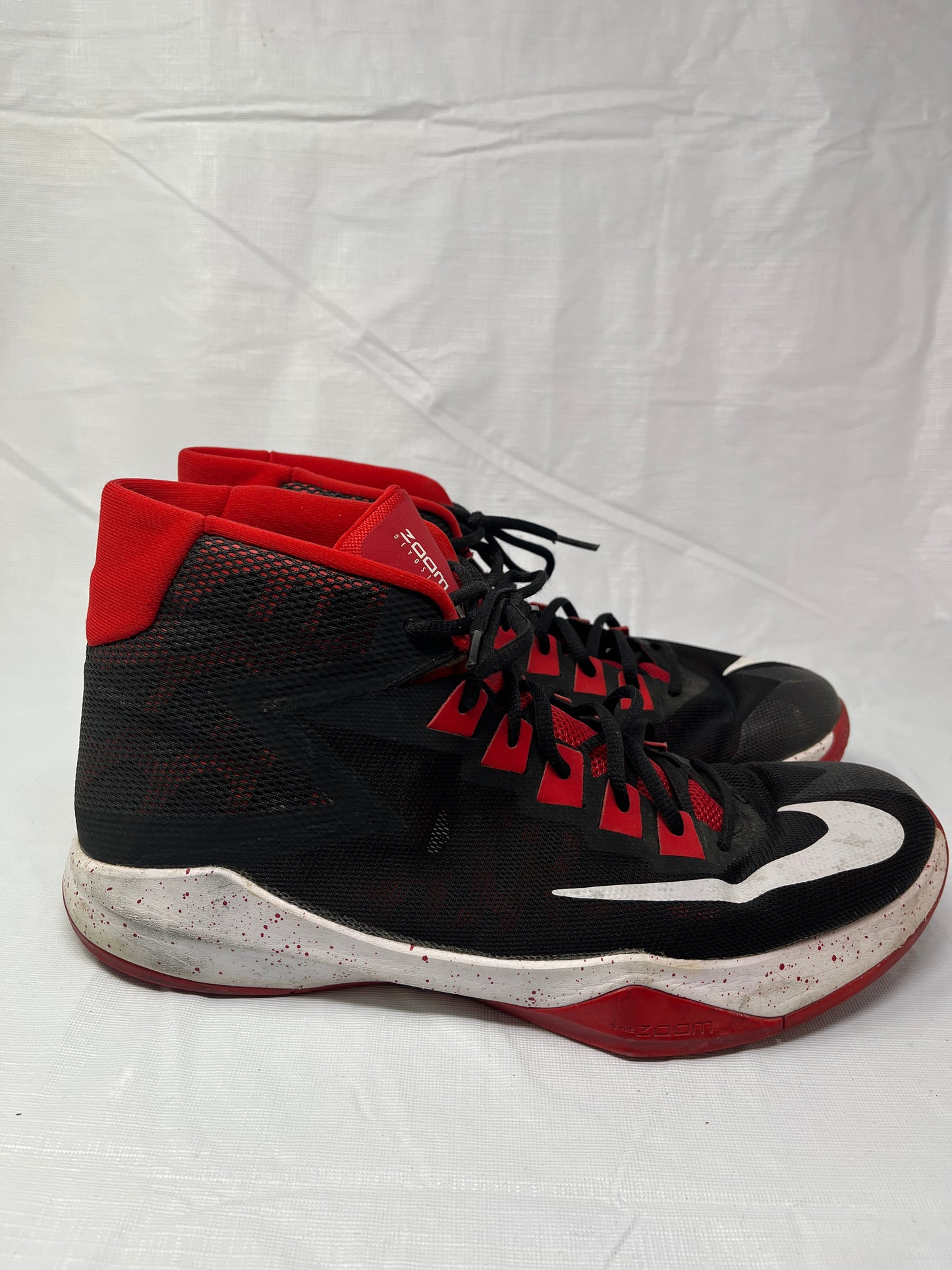 Nike Zoom Devosion Black University Red Size 12