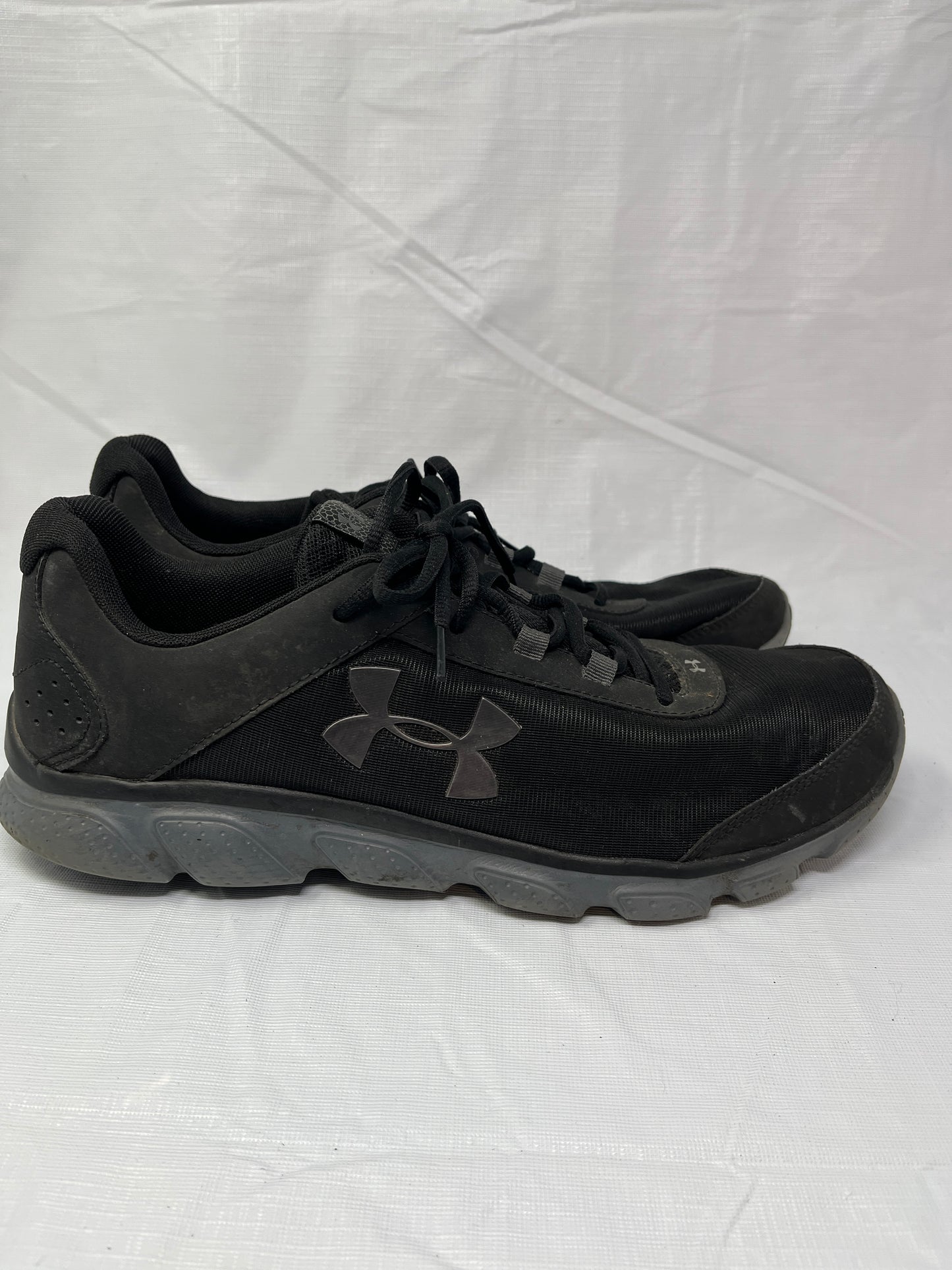 Under Armour Sneakers Mens Size 13 Black Gray